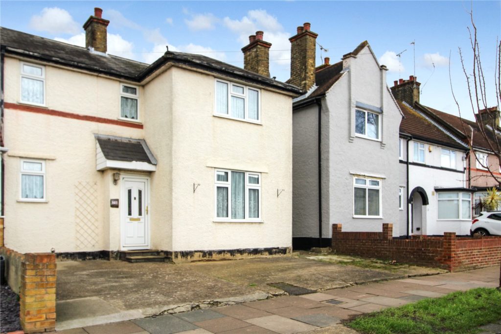 Manchester Drive, Leigh-on-Sea, Essex, SS9 3EZ