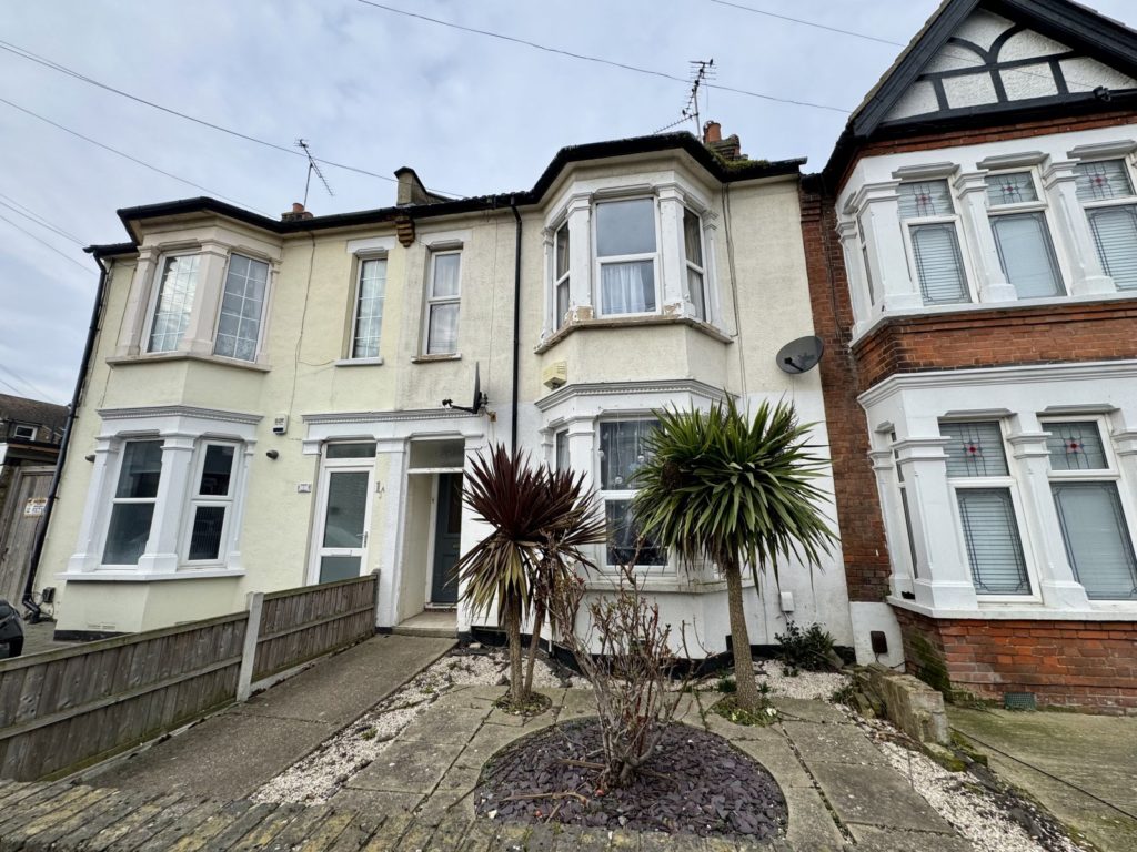 Chester Avenue, Southchurch Park Area, Essex, SS1 2YW