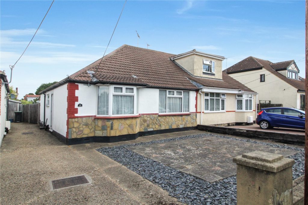 Gravel Road, Leigh-on-Sea, Essex, SS9 5AS