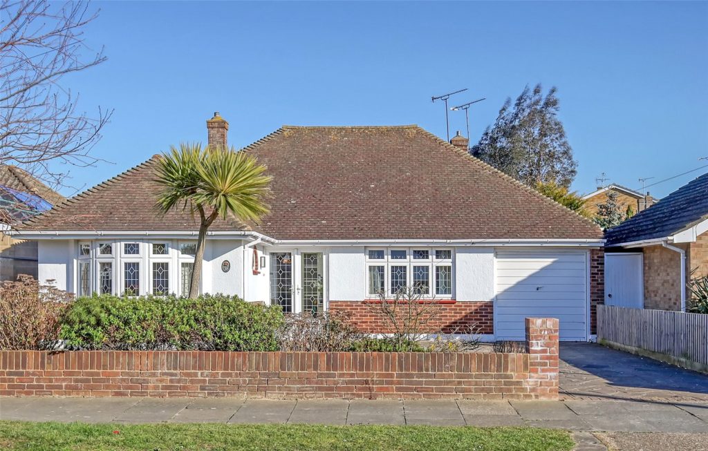 Dungannon Drive, Thorpe Bay, Essex, SS1 3NQ