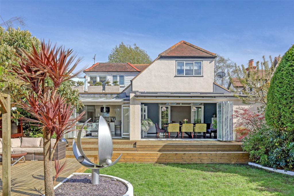 Parkanaur Avenue, Thorpe Bay, Essex, SS1 3JD