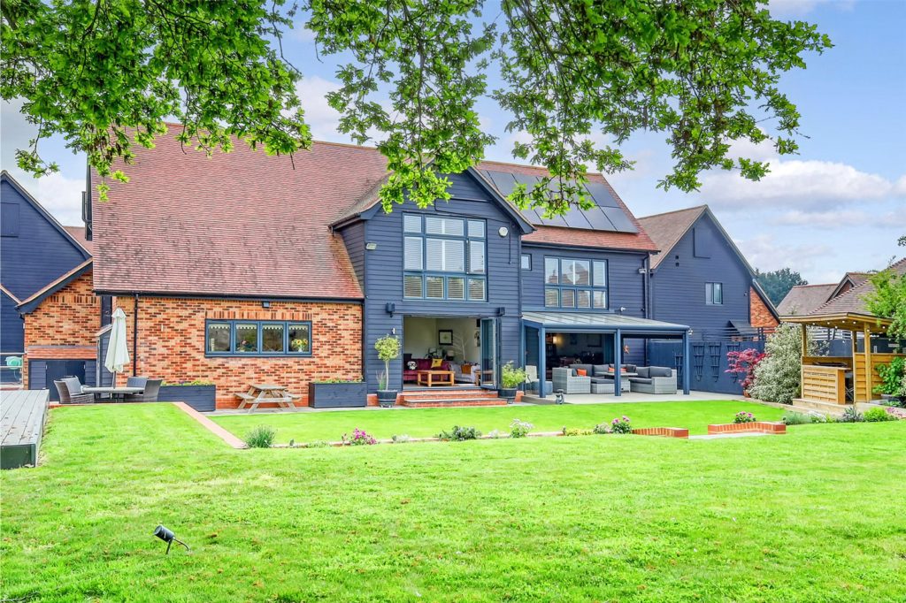 Trenders Avenue, Rayleigh, Essex, SS6 9RG