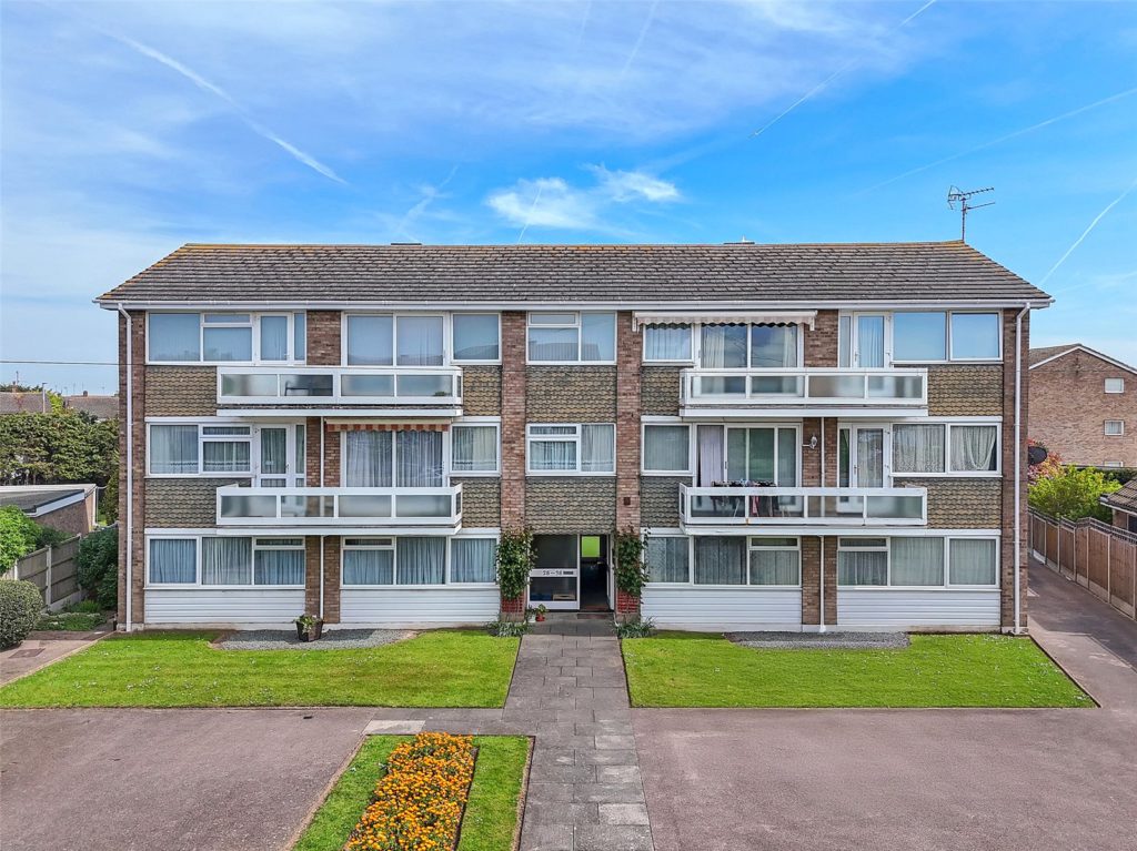 Dungannon Chase, Thorpe Bay, Essex, SS1 3NJ