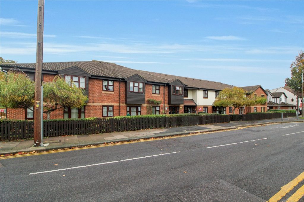 Manchester Drive, Leigh-on-Sea, Essex, SS9 3EX