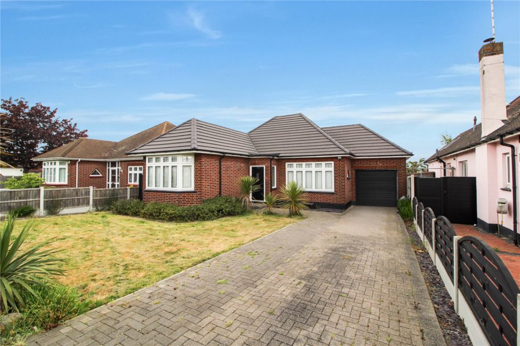 Bridgwater Drive, Westcliff-on-Sea, Essex, SS0 0DX