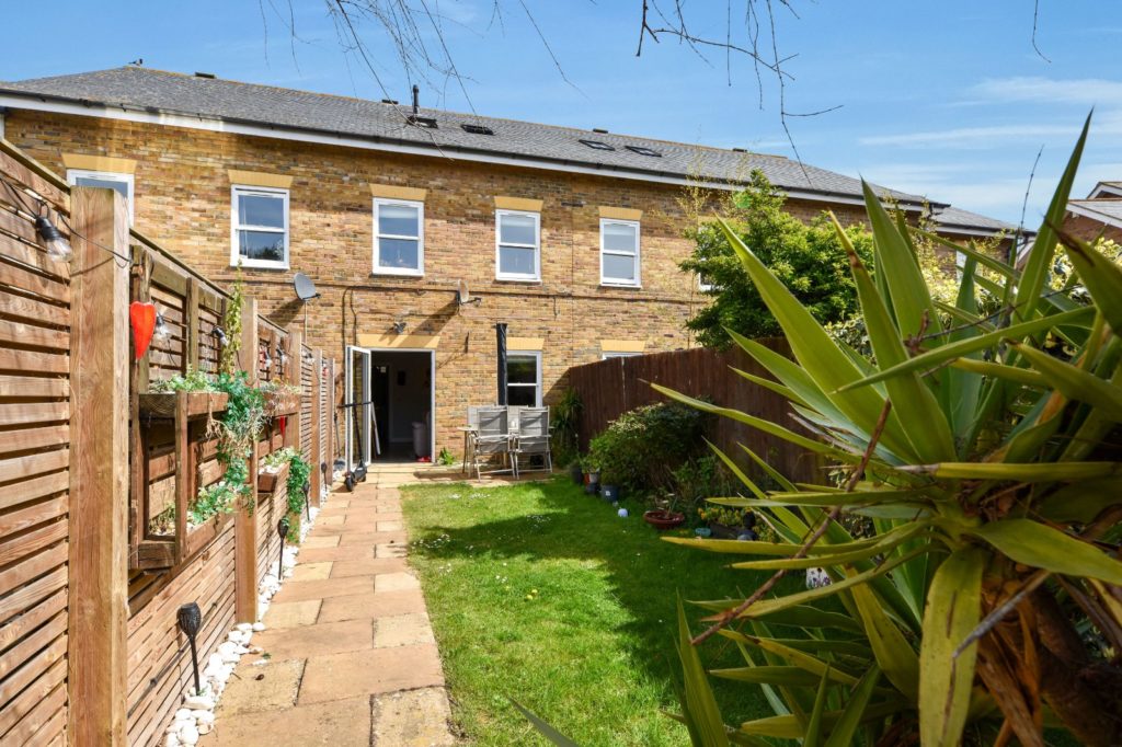 Horseshoe Crescent, Idyllic Shoebury Garrison, Shoeburyness, Essex, SS3 9WL