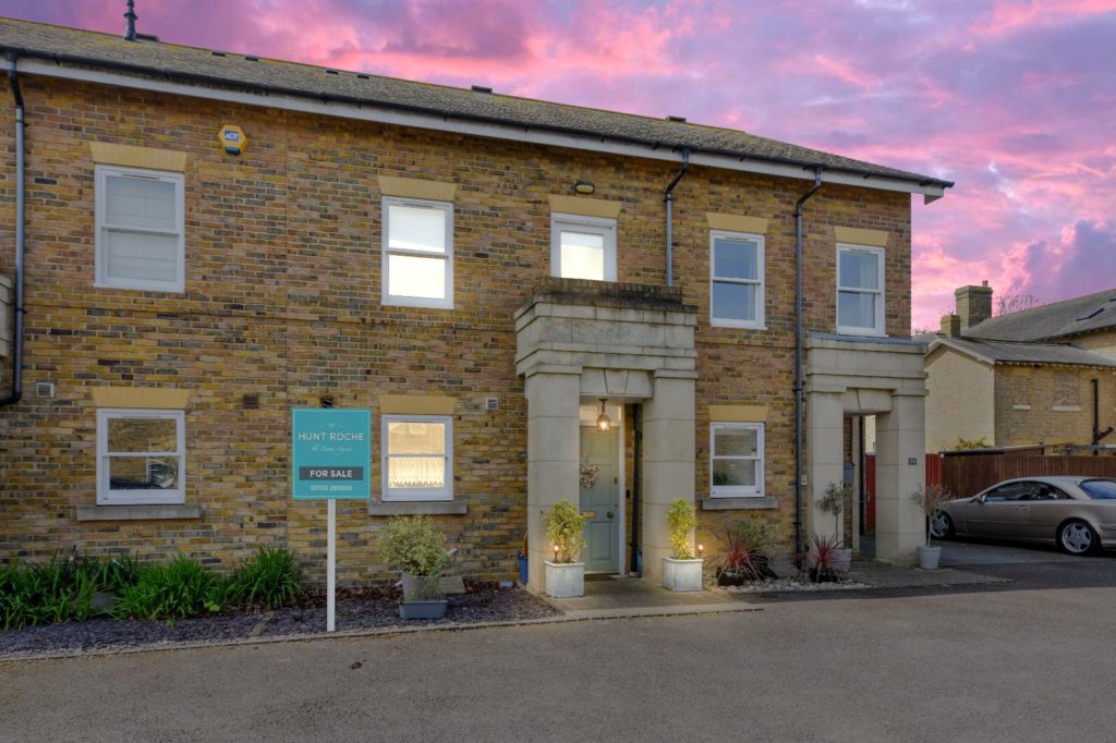 Horseshoe Crescent, Idyllic Shoebury Garrison, Shoeburyness, Essex, SS3 9WL
