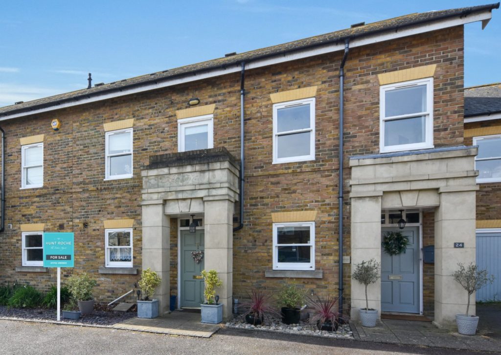 Horseshoe Crescent, Idyllic Shoebury Garrison, Shoeburyness, Essex, SS3 9WL