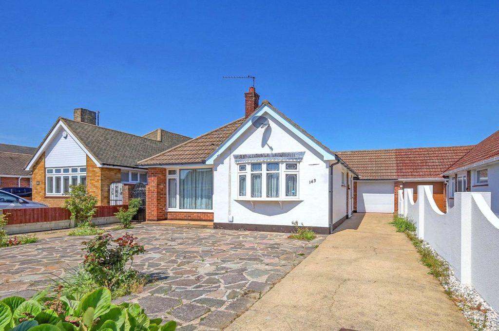 Johnstone Road, Thorpe Bay, Essex, SS1 3NG