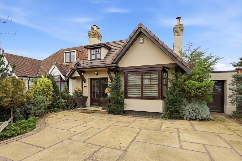 Carlingford Drive, Westcliff-on-Sea, Essex, SS0 0SE