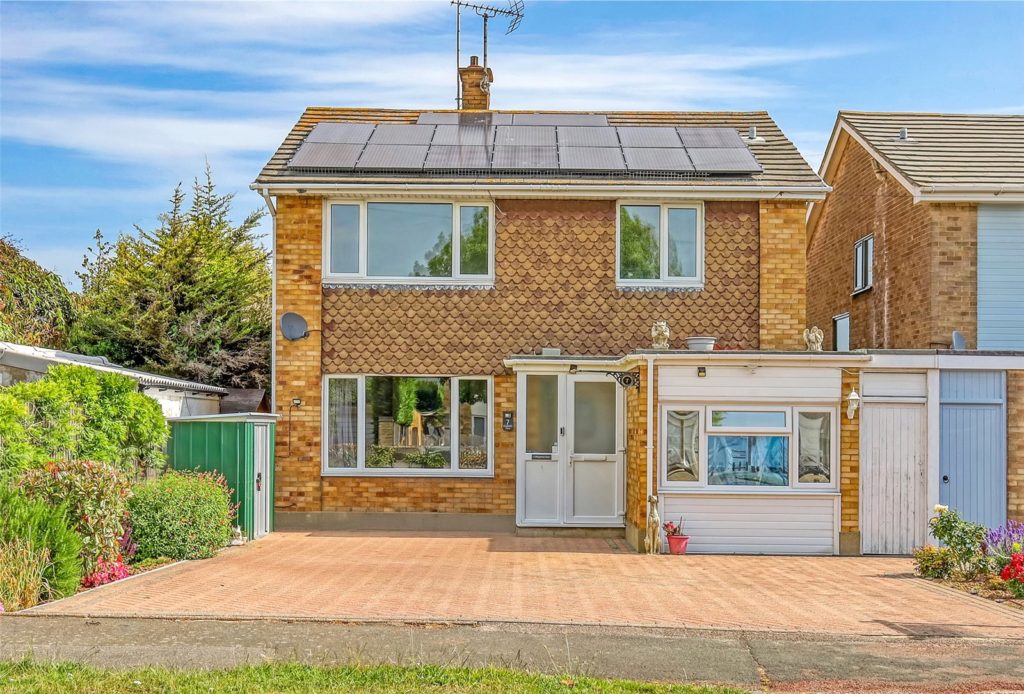 Dungannon Chase, Thorpe Bay, Essex, SS1 3NJ