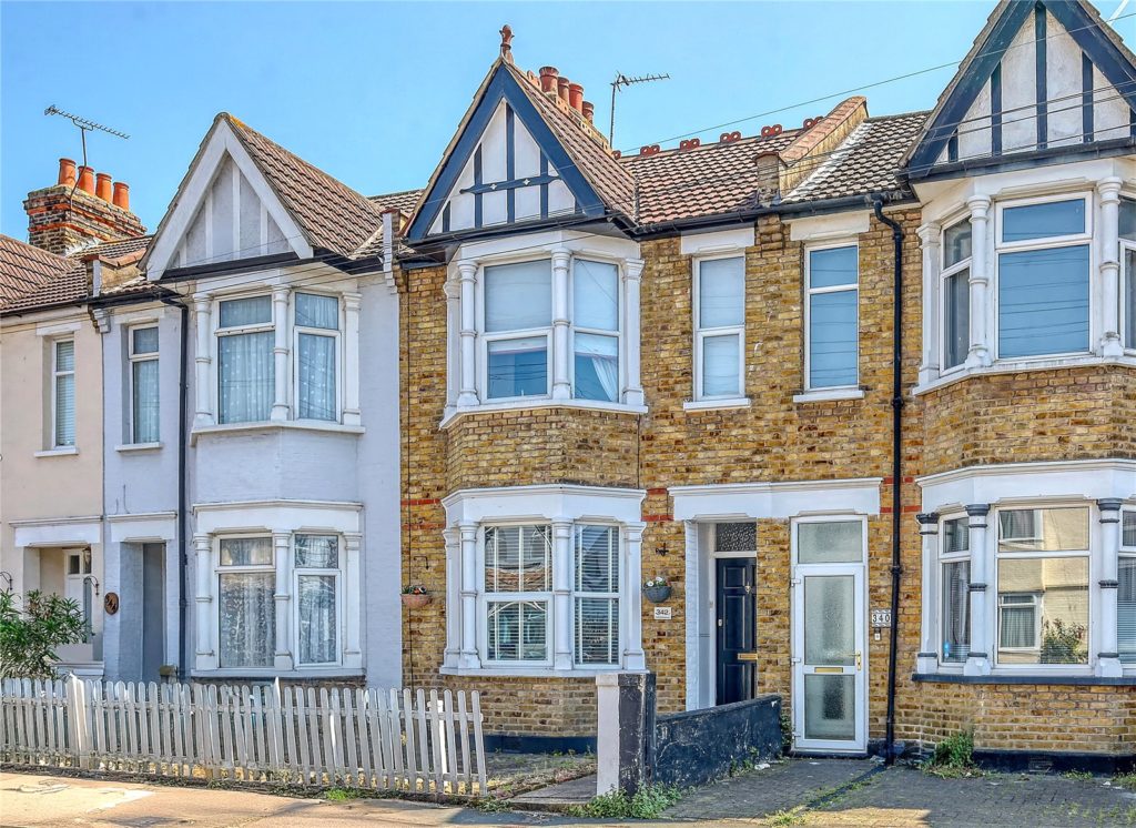 Central Avenue, Southend-on-Sea, Essex, SS2 4EG