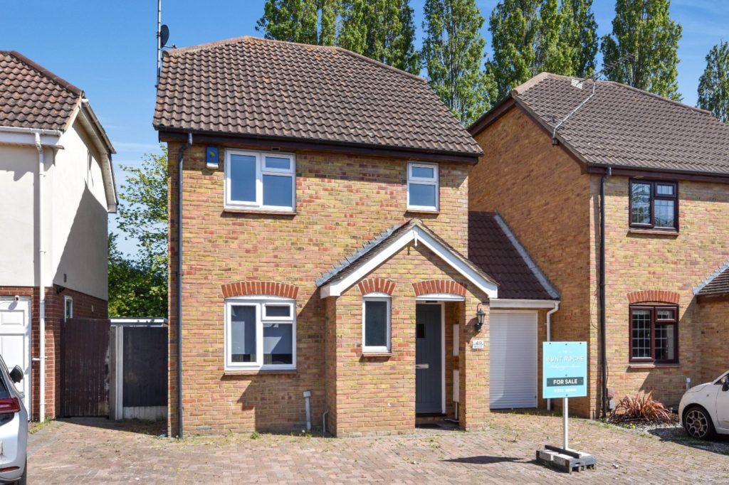 Shillingstone, Bishopsteignton Location, Shoeburyness, Essex, SS3 8BY
