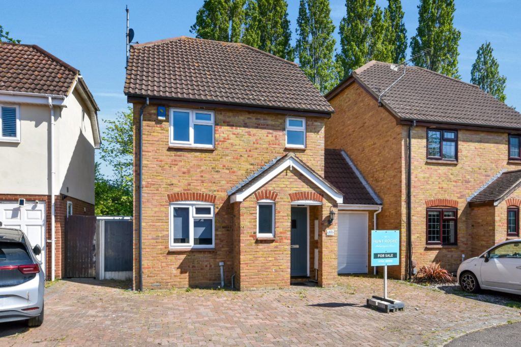 Shillingstone, Bishopsteignton Location, Shoeburyness, Essex, SS3 8BY