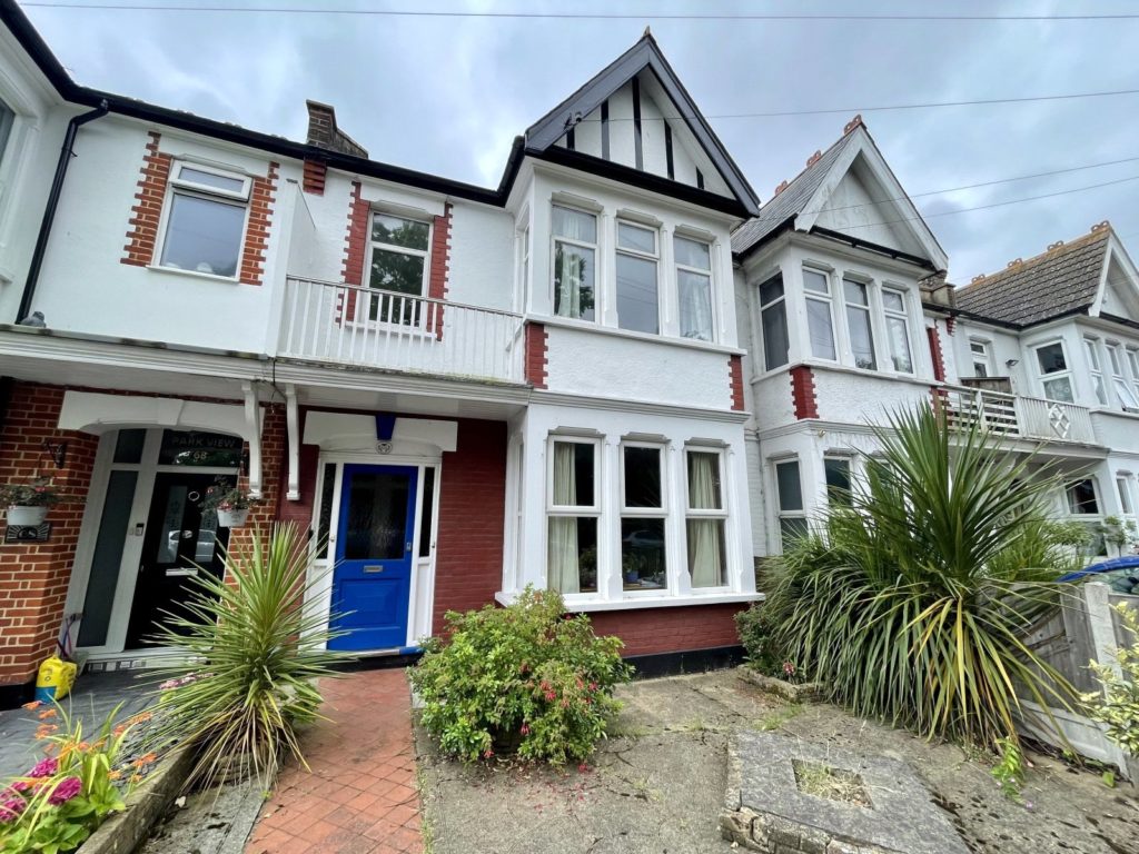 Shaftesbury Avenue, Southend-on-Sea, Essex, SS1 2YN