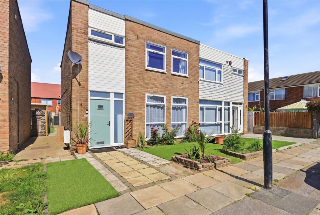 Townfield Walk, Great Wakering, Essex, SS3 0PD