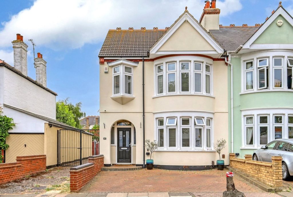 Sandringham Road, Southchurch Park Area, Essex, SS1 2UG