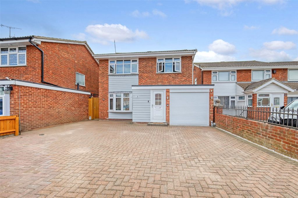 Goldsworthy Drive, Great Wakering, Southend-on-Sea, Essex, SS3 0AU