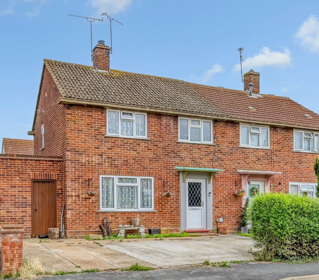 Olivers Crescent, Great Wakering, Southend-on-Sea, Essex, SS3 0ES
