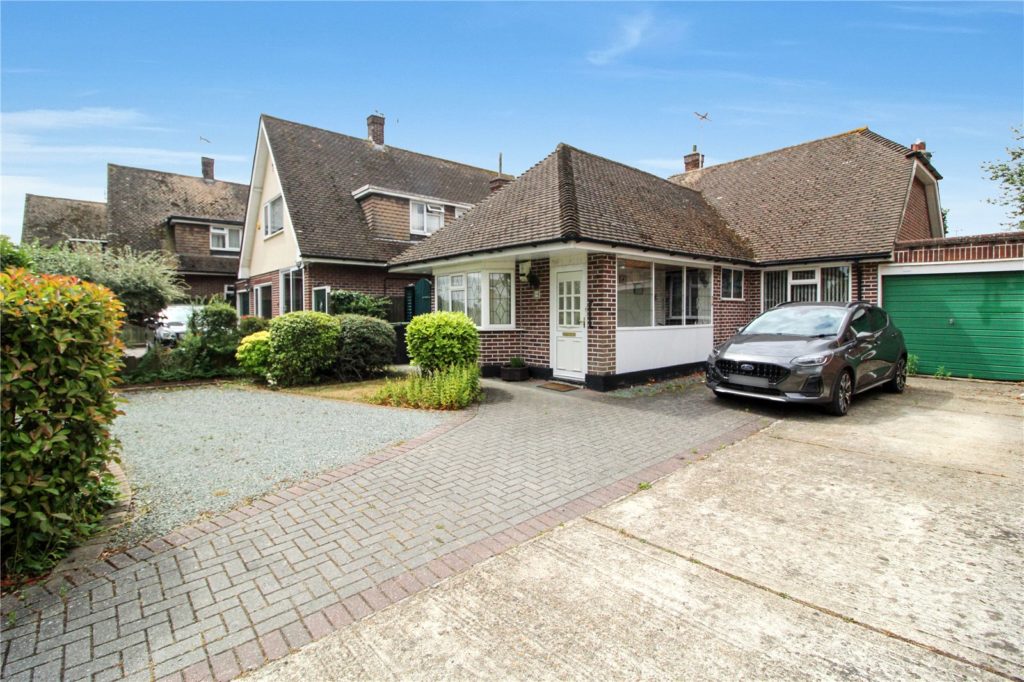 Mountdale Gardens, Leigh-on-Sea, Essex, SS9 4AB
