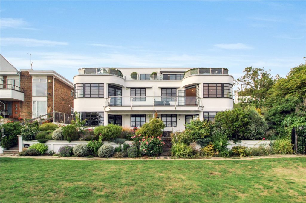 Undercliff Gardens, Leigh-on-Sea, Essex, SS9 1EA