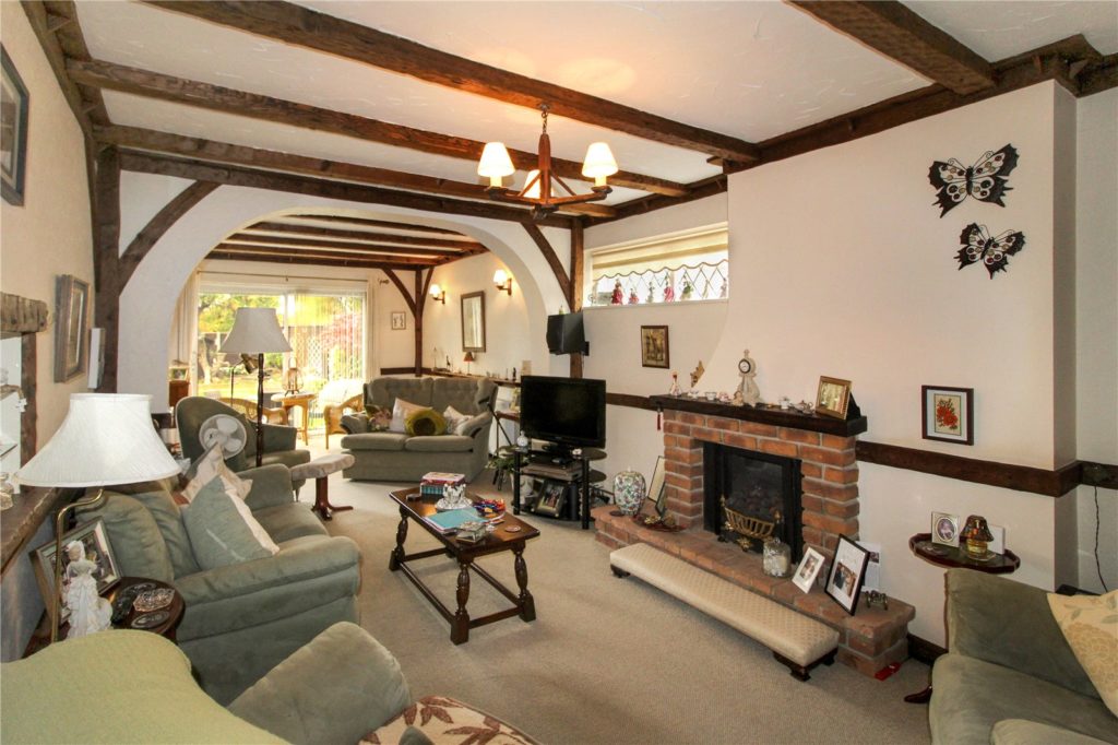 Mountdale Gardens, Leigh-on-Sea, Essex, SS9 4AA