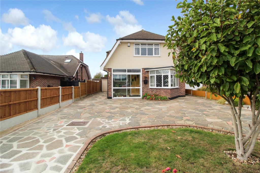 Mountdale Gardens, Leigh-on-Sea, Essex, SS9 4AA