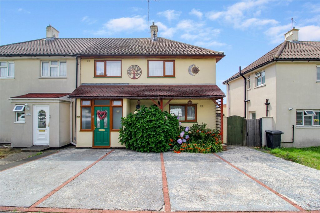 Blenheim Chase, Leigh-on-Sea, Essex, SS9 3HQ