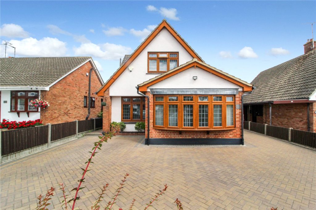 The Fairway, Leigh-on-Sea, Essex, SS9 4QP