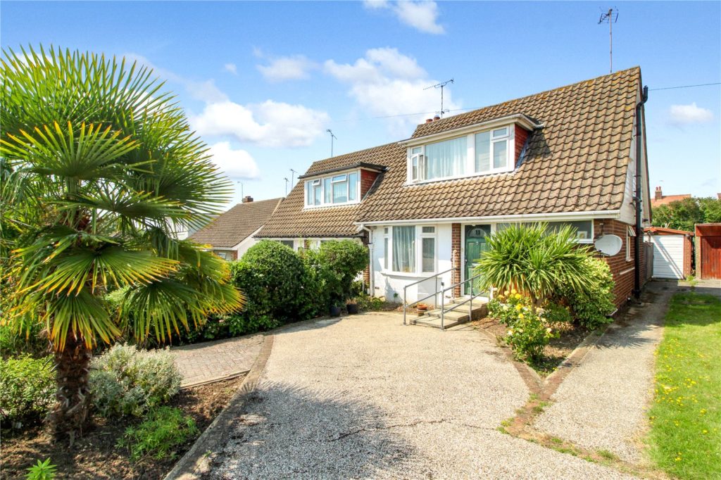 Eastwood Park Drive, Leigh-on-Sea, Essex, SS9 5RP