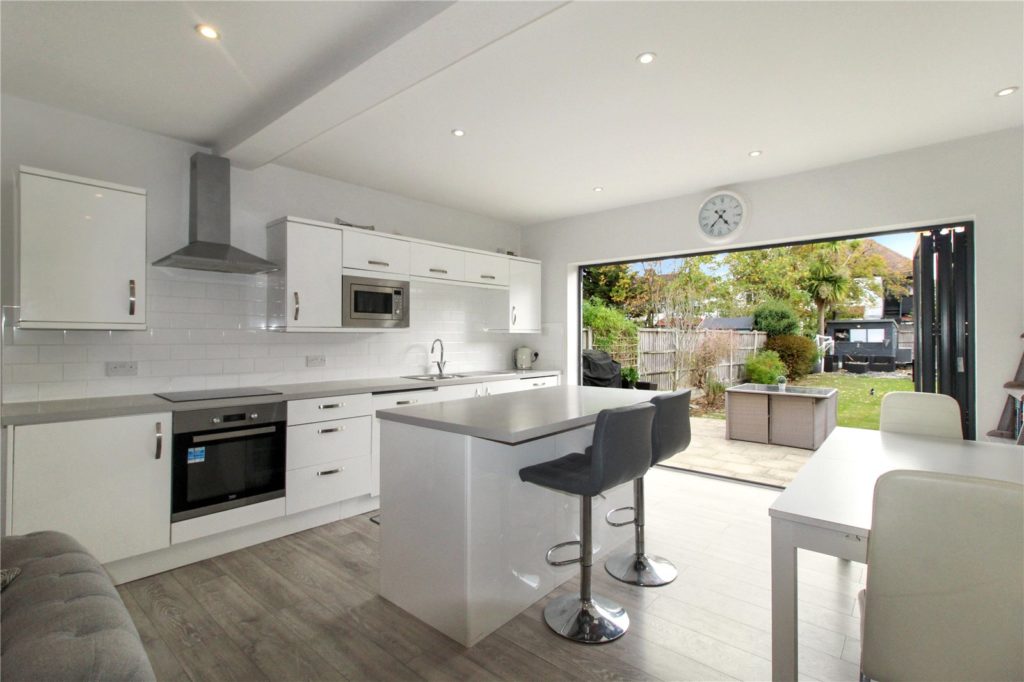 Leigham Court Drive, Leigh-on-Sea, Essex, SS9 1PU