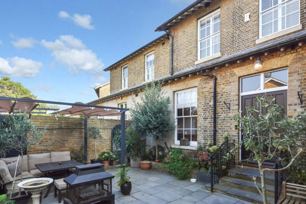 Horseshoe Crescent, Idyllic Garrison Location, Shoeburyness, Essex, SS3 9WL