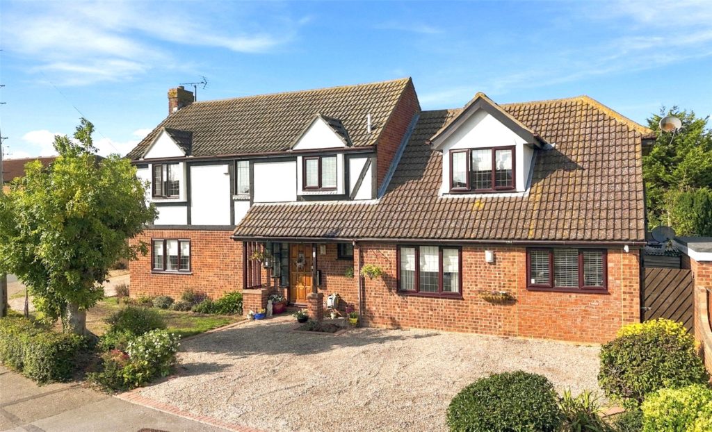 Havenside, Little Wakering, Essex, SS3 0JT