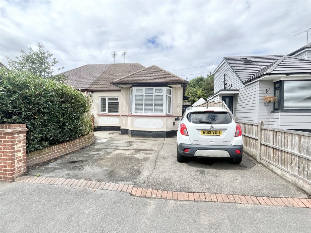 Irvington Close, Leigh-on-Sea, Essex, SS9 4NJ