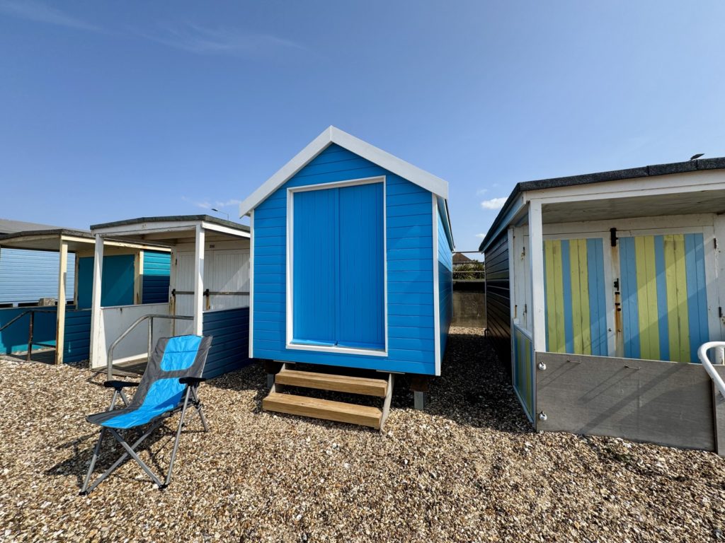 Beach Hut 289, Thorpe Esplanade, Thorpe Bay, Essex, SS1 3NW