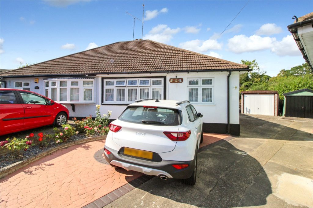 Briarwood Close, Leigh-on-Sea, Essex, SS9 4LE