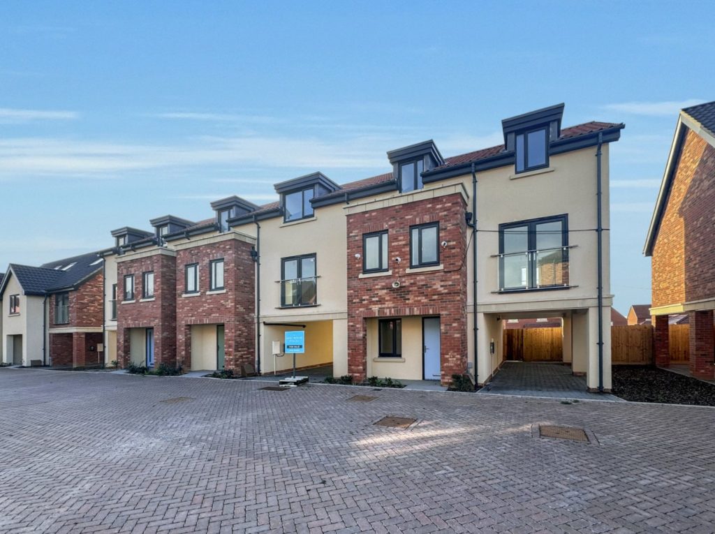 Windermere Gardens, Hullbridge, Hockley, Essex, SS5 6JT