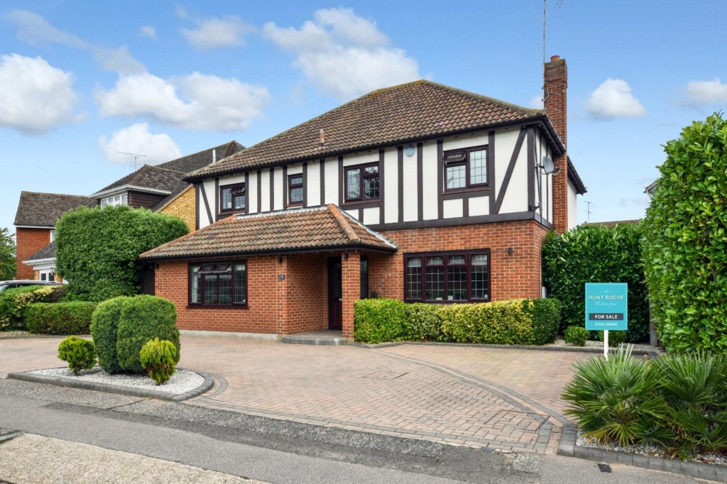 Bishopsteignton, Bournes Green Catchment, Shoeburyness, Essex, SS3 8BQ