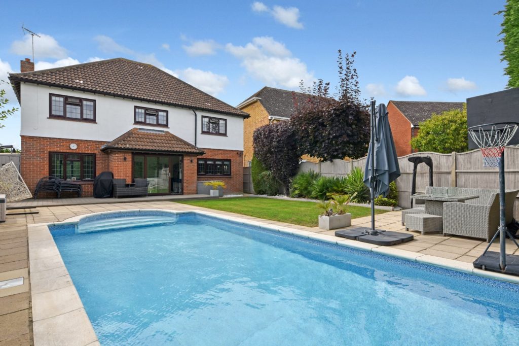 Bishopsteignton, Bournes Green Catchment, Shoeburyness, Essex, SS3 8BQ