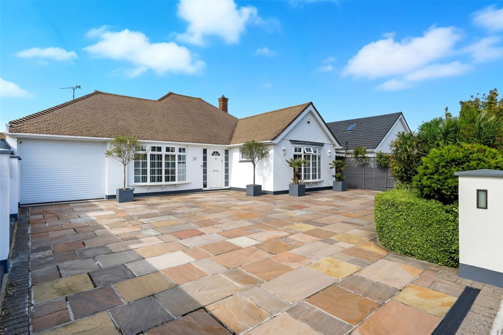 Dungannon Drive, Thorpe Bay, Essex, SS1 3NH