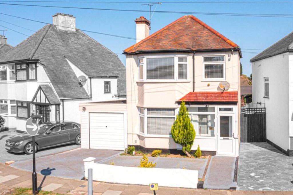 St. Lukes Road, Southend-on-Sea, Essex, SS2 4AA