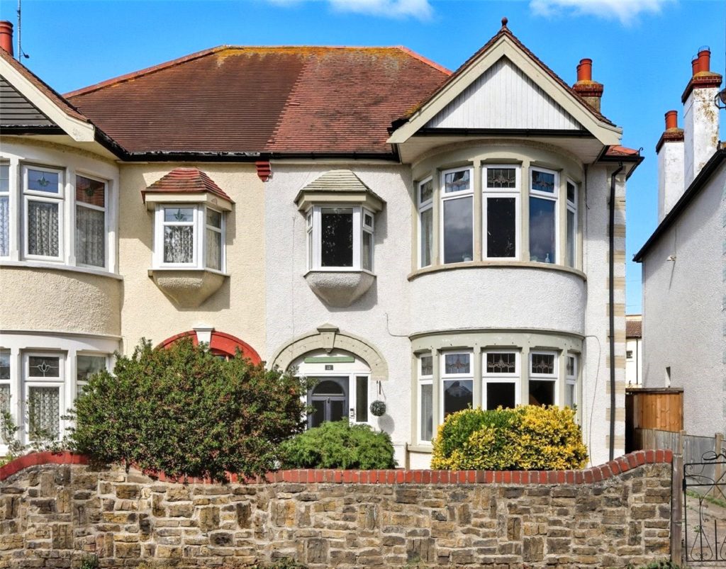 Northumberland Crescent, Southchurch Park Area, Essex, SS1 2XA