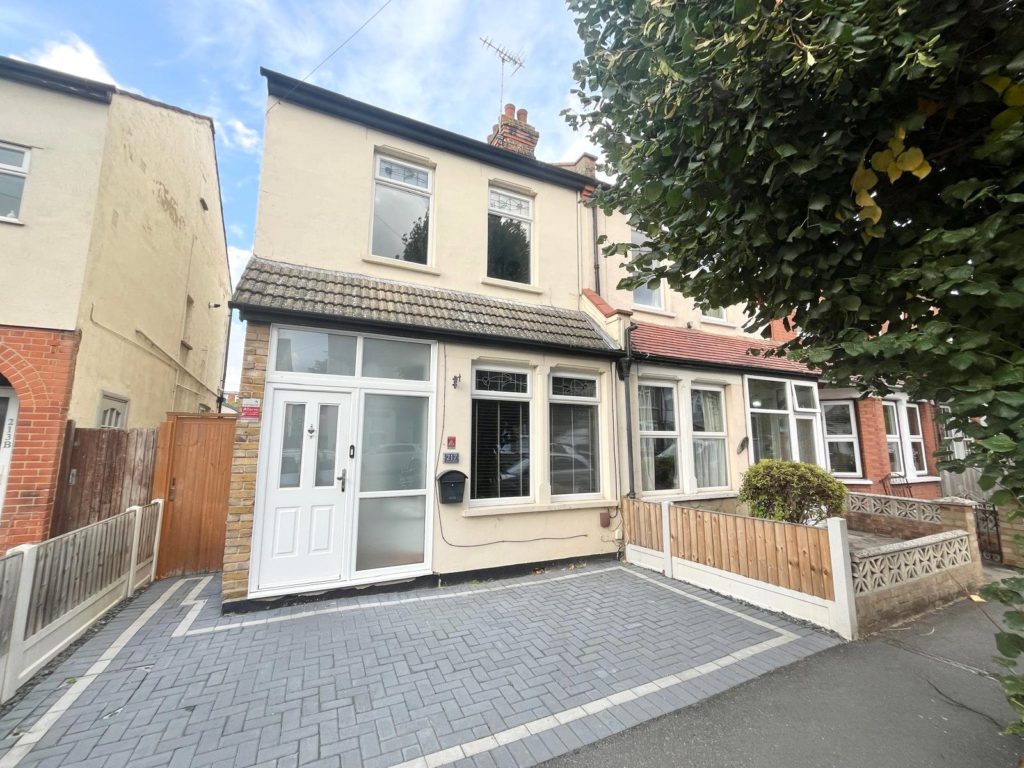 South Avenue, Southend-on-Sea, Essex, SS2 4HT