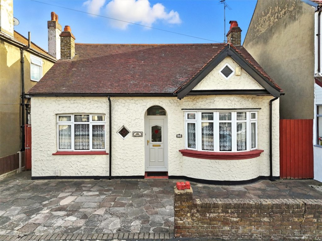 Central Avenue, Southend-on-Sea, Essex, SS2 4EG