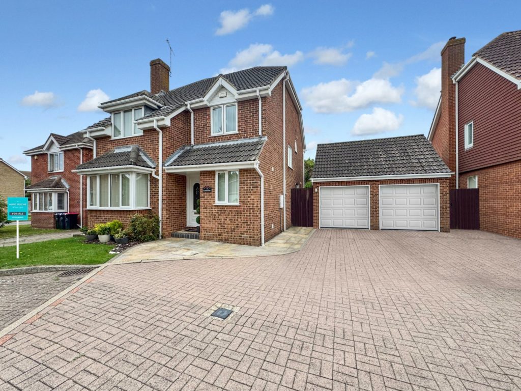 Lambourn Close, North Shoebury, Shoeburyness, Essex, SS3 8TP