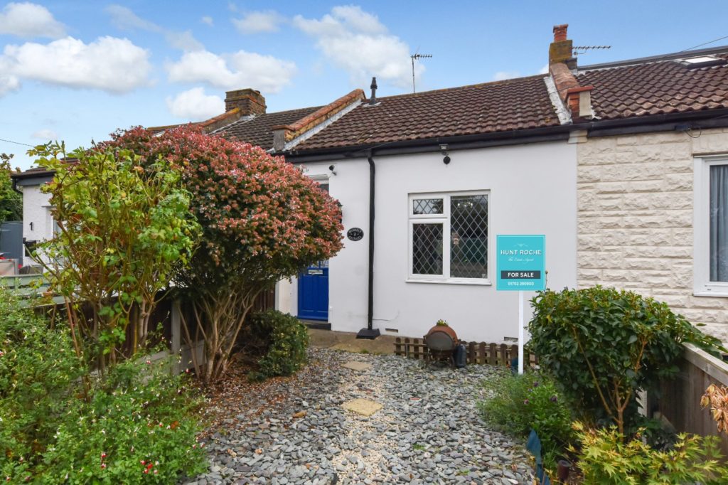 3 Michaels Cottages, Richmond Avenue, Shoeburyness, Essex, SS3 9LQ
