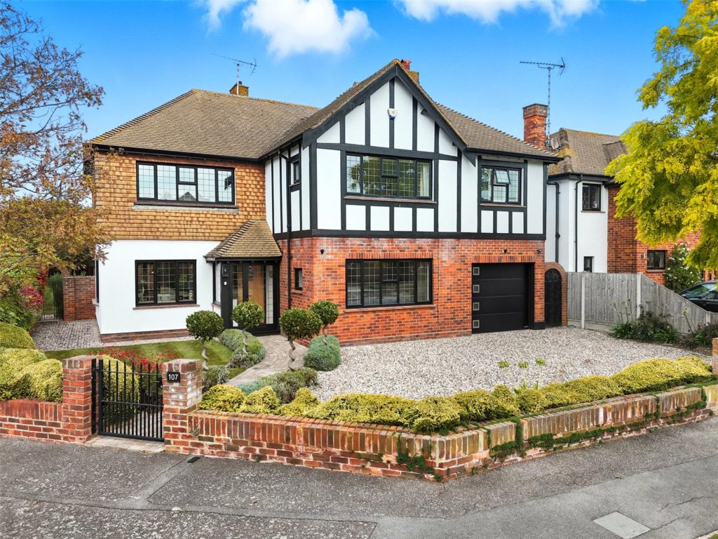 Wyatts Drive, Thorpe Bay, Essex, SS1 3DA