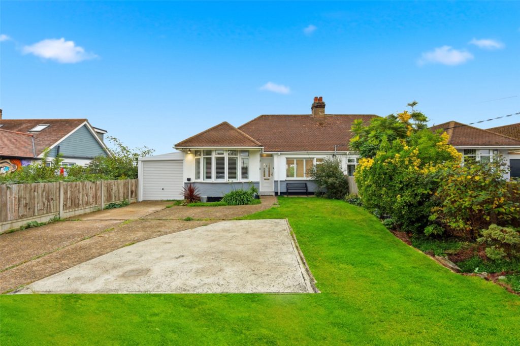 Southend Road, Rochford, Essex, SS4 1HH