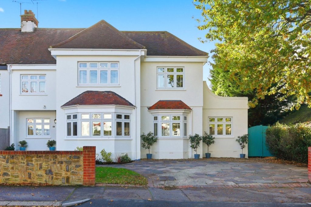 Fermoy Road, Thorpe Bay, Essex, SS1 3HA