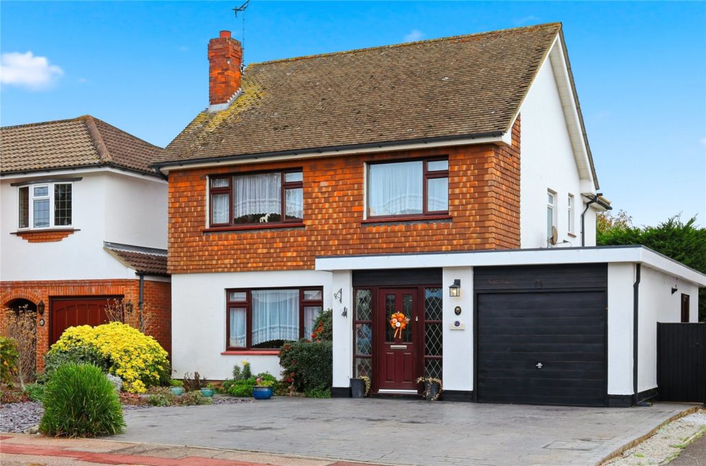 Wansfell Gardens, Thorpe Bay, Essex, SS1 3ST